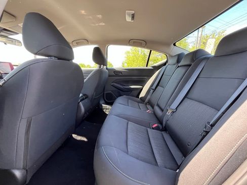 Used 2024 Nissan Altima 2.5 SV FWD image 18