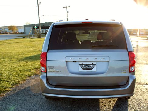 Used 2019 Dodge Grand Caravan GT image 18