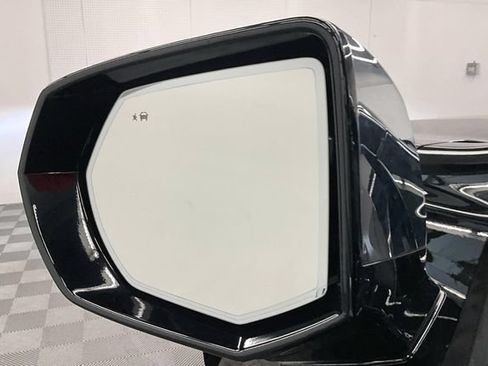 Used 2023 Chevrolet Tahoe Premier AWD/4WD image 41