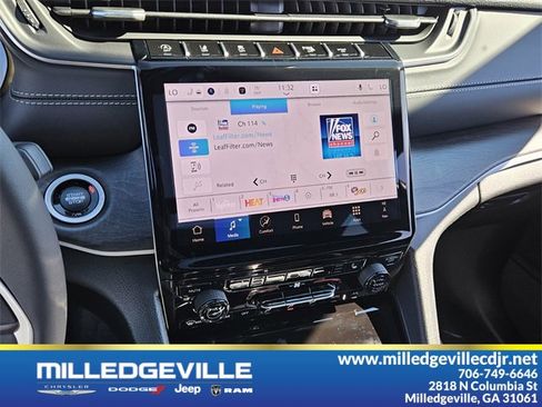 New 2025 Jeep Grand Cherokee Limited w/ Black Appearance Package image 22