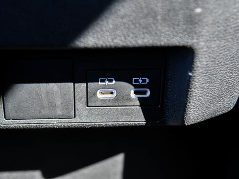 Used 2024 Toyota Tacoma TRD Off-Road image 41