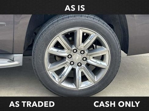 Used 2015 Chevrolet Suburban LTZ image 4