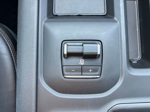 Used 2025 GMC Sierra 3500 AT4 w/ AT4 Premium Plus Package image 32