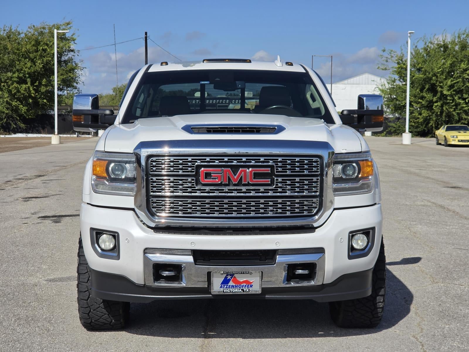 Used 2019 GMC Sierra 2500 Denali w/ Duramax Plus Package AWD/4WD image 8