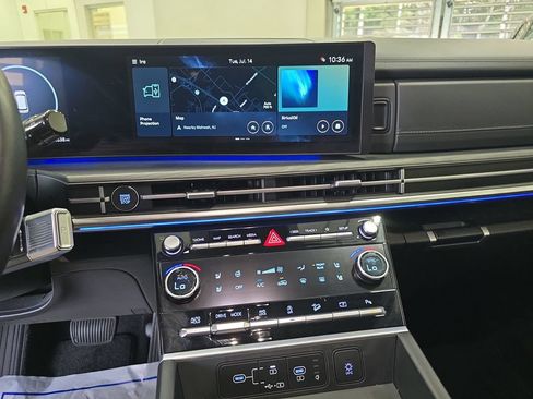 Certified 2025 Hyundai Santa Fe Limited AWD/4WD image 20