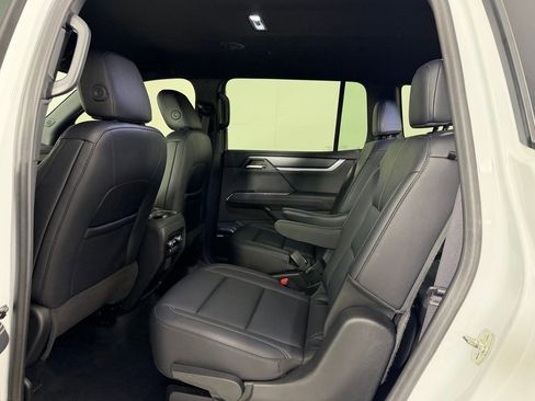 Used 2024 GMC Acadia Elevation FWD image 25