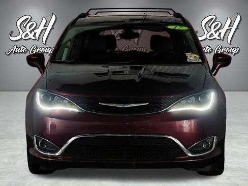 Used 2017 Chrysler Pacifica Touring-L FWD image 22