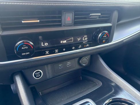 Certified 2023 Nissan Rogue SV image 36