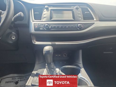 Certified 2019 Toyota Highlander LE AWD/4WD image 13