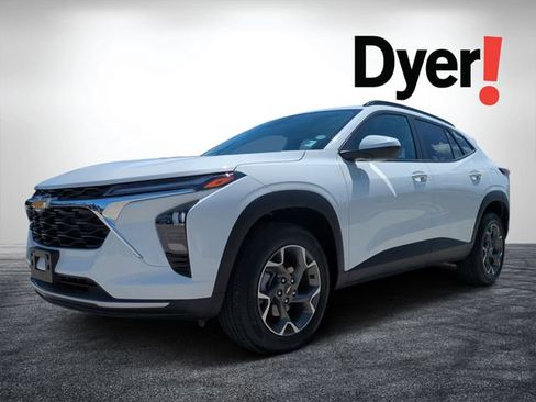 Certified 2025 Chevrolet Trax LT FWD image 8