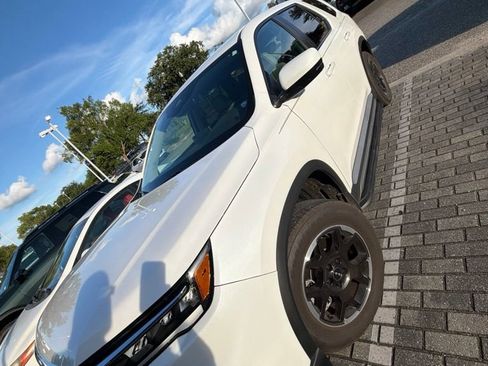Used 2025 Honda Pilot EX-L image 7