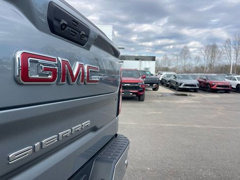Used 2024 GMC Sierra 1500 Pro w/ Pro Value Package AWD/4WD image 27