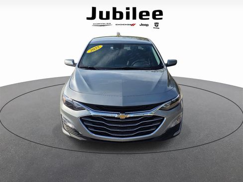 Used 2025 Chevrolet Malibu LT FWD image 2