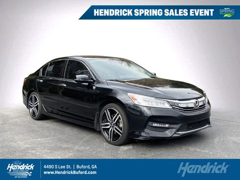 Used 2017 Honda Accord Touring image 1