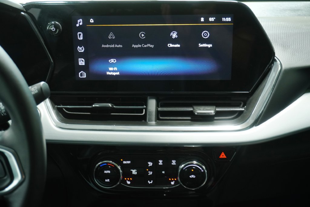 Used 2025 Chevrolet Trax LT w/ Driver Confidence Package FWD image 18