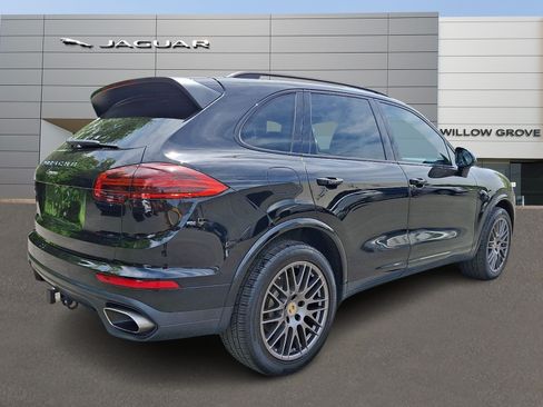 Used 2018 Porsche Cayenne Platinum Edition AWD/4WD image 2