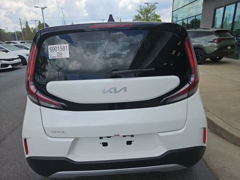 Certified 2025 Kia Soul LX w/ LX Technology Package image 8
