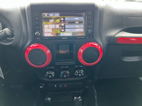 Used 2016 Jeep Wrangler Unlimited Sport image 31
