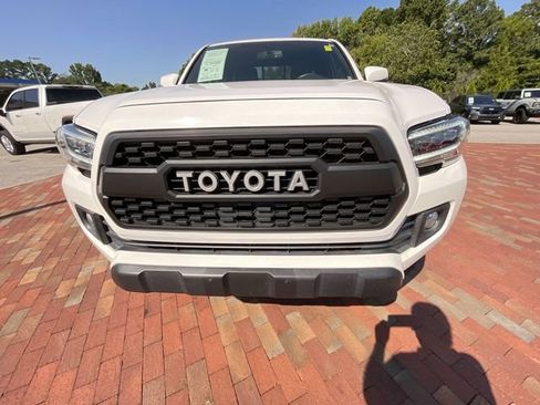 Used 2016 Toyota Tacoma TRD Off-Road w/ Towing Package AWD/4WD image 23