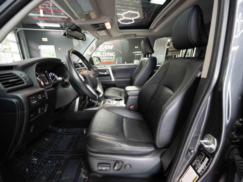 Used 2023 Toyota 4Runner Limited AWD/4WD image 9