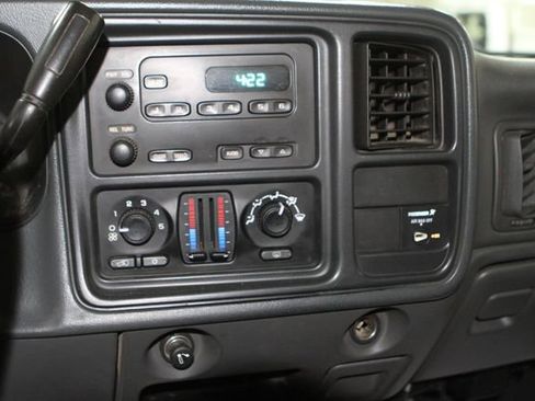 Used 2007 Chevrolet Silverado 3500 4x4 Regular Cab image 18