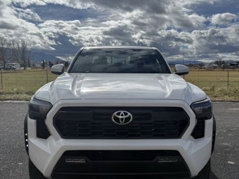 New 2025 Toyota Tacoma TRD Sport image 3