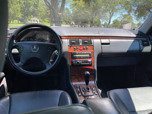 Used 2002 Mercedes-Benz E 320 4MATIC Wagon image 28