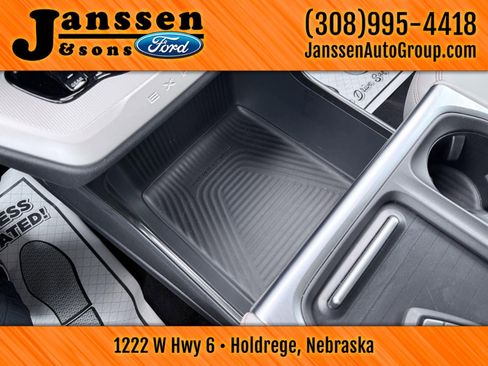Used 2025 Ford Expedition Max Active AWD/4WD image 29