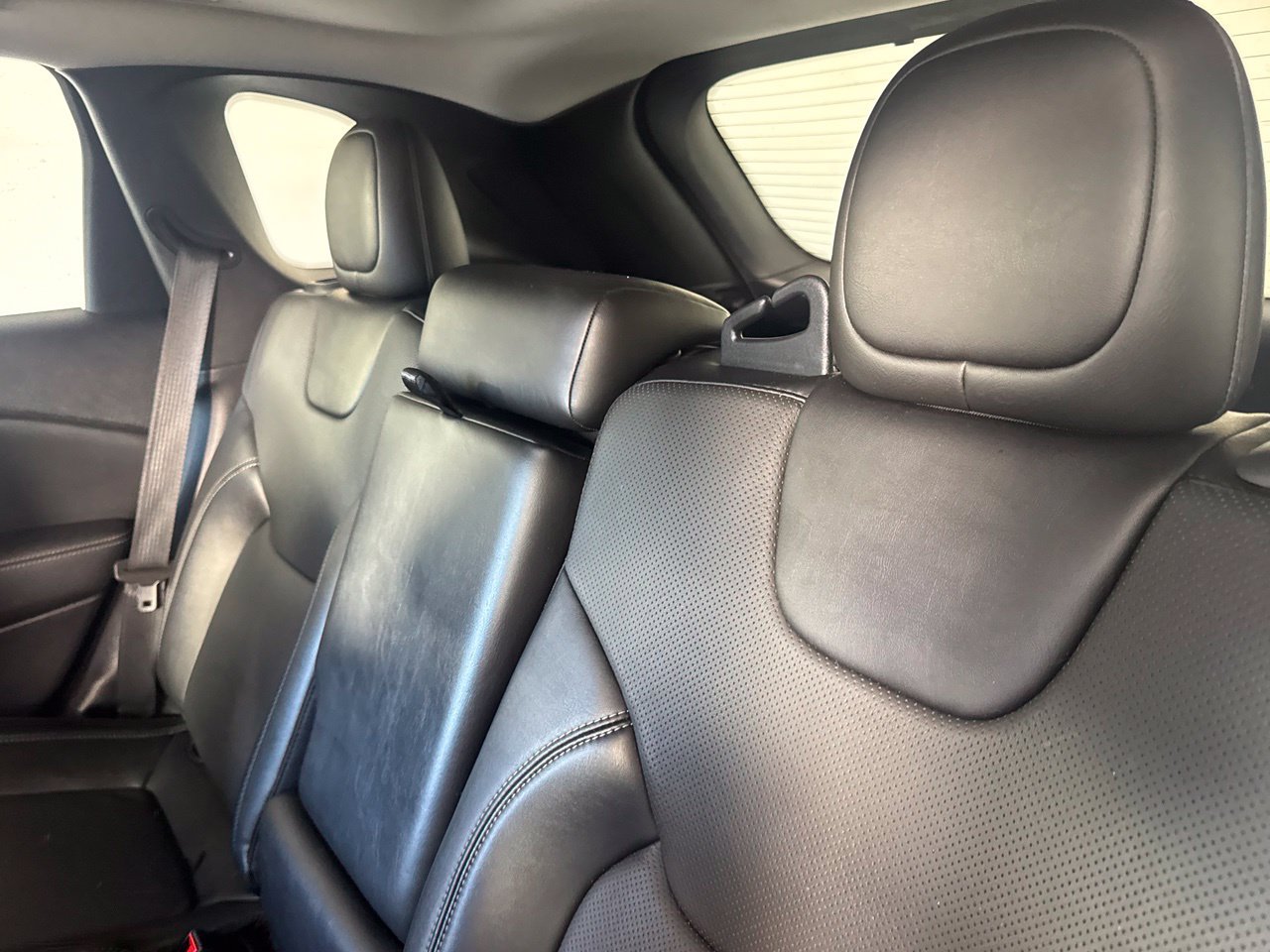 Used 2022 Jeep Cherokee Limited w/ Mopar Interior Package AWD/4WD image 11