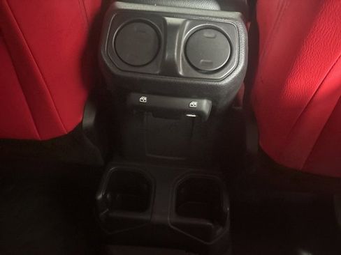 Used 2021 Jeep Gladiator Willys image 30