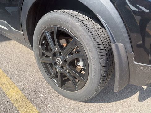 Used 2023 Nissan Kicks SR image 8