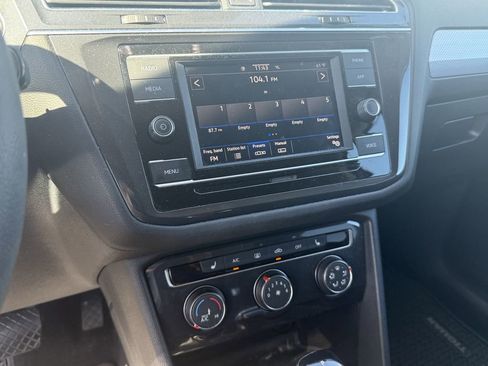 Used 2022 Volkswagen Tiguan S image 19