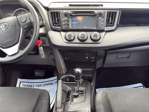 Used 2016 Toyota RAV4 LE AWD/4WD image 18