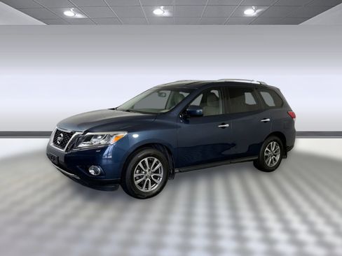 Used 2015 Nissan Pathfinder SV FWD image 1