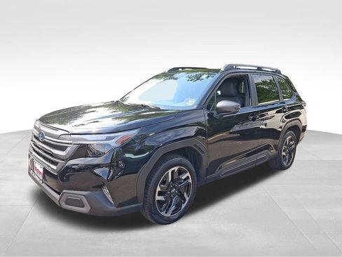 Certified 2025 Subaru Forester Limited image 3