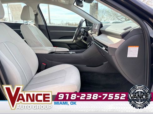 Used 2025 Hyundai Sonata SEL FWD image 18