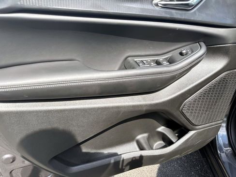 New 2025 Jeep Grand Cherokee L Altitude image 10