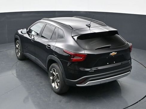 Used 2025 Chevrolet Trax LT w/ LT Convenience Package FWD image 29