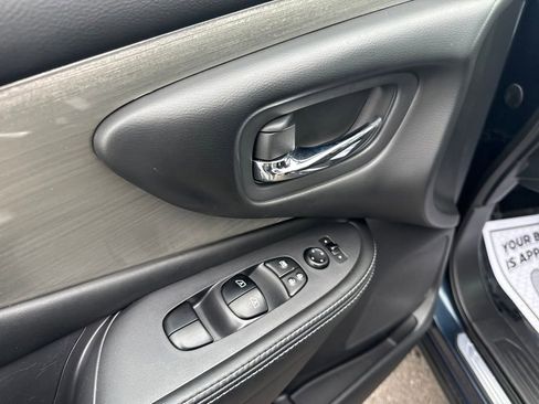 Used 2017 Nissan Murano S w/ Navigation Package image 16