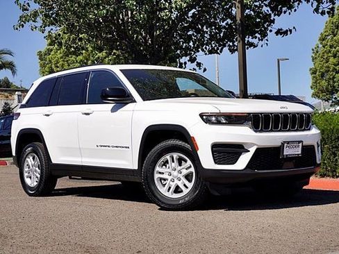 New 2024 Jeep Grand Cherokee Laredo AWD/4WD image 2
