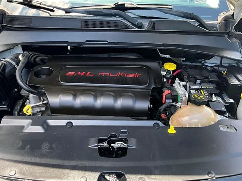 Used 2018 Jeep Compass Latitude w/ Popular Equipment Group FWD image 30