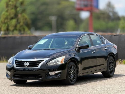 Used 2015 Nissan Altima 2.5 S w/ Power Driver Seat Package FWD image 6