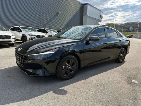 Used 2022 Hyundai Elantra SEL w/ Convenience Package image 9