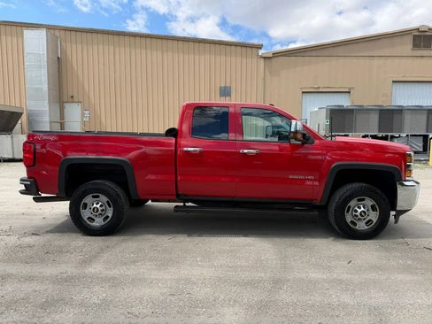Used 2015 Chevrolet Silverado 2500 W/T w/ WT Convenience Package AWD/4WD image 4