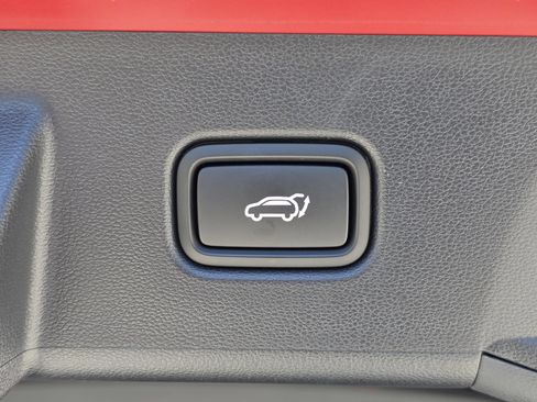 Used 2025 Hyundai Tucson Limited FWD image 14