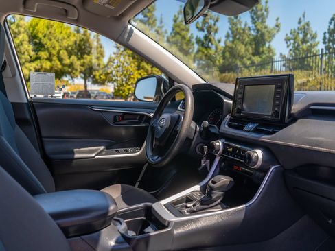 Used 2020 Toyota RAV4 LE w/ Carpet Mat Package FWD image 22