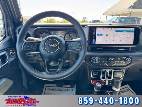 Used 2025 Jeep Gladiator Mojave w/ Convenience Group AWD/4WD image 31