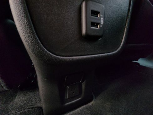 Used 2024 GMC Terrain SLT image 26