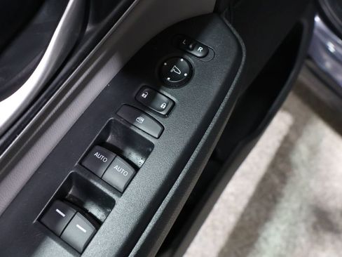 Used 2019 Honda CR-V Touring image 14