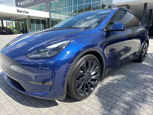 Used 2023 Tesla Model Y Performance AWD/4WD image 44